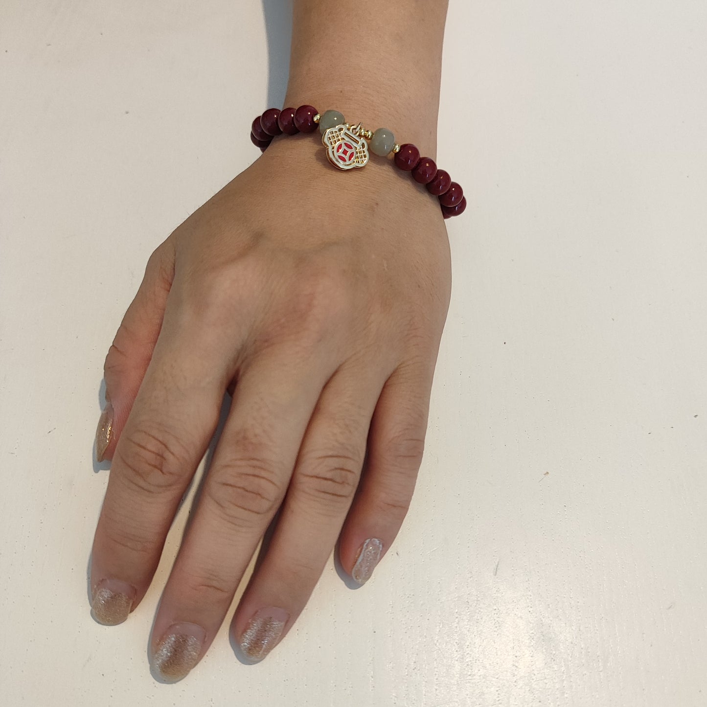 Bracelet en pierre rouge de Cinabre de Guizhou avec pendentif doré, perle de 8mm