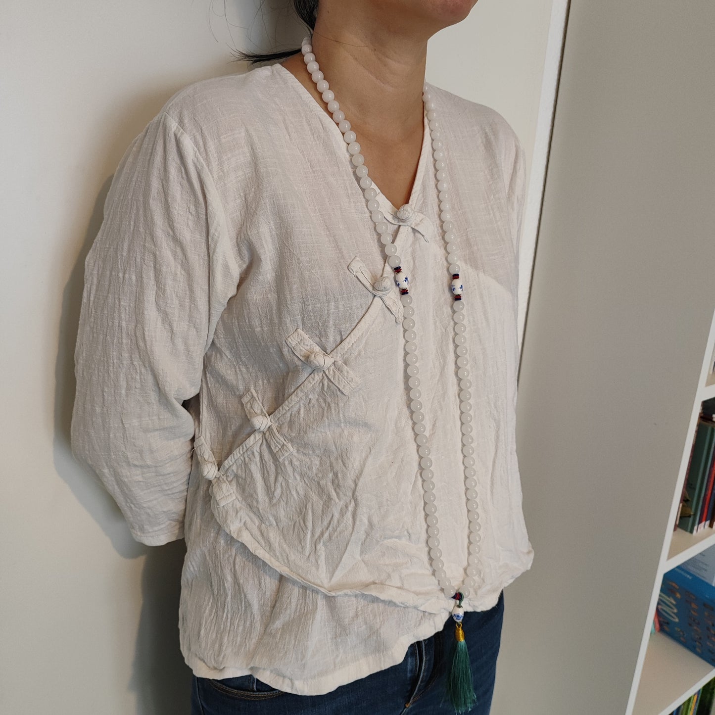 Collier XXL en jade blanc de catégorie Hetian du Xinjiang et porcelaine avec médaillon à frange, perle de 8mm