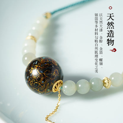 Collier en perle sculptée de forme ronde, disponible aux couleurs rouge / bleu / orange / noire laquée de Pékin