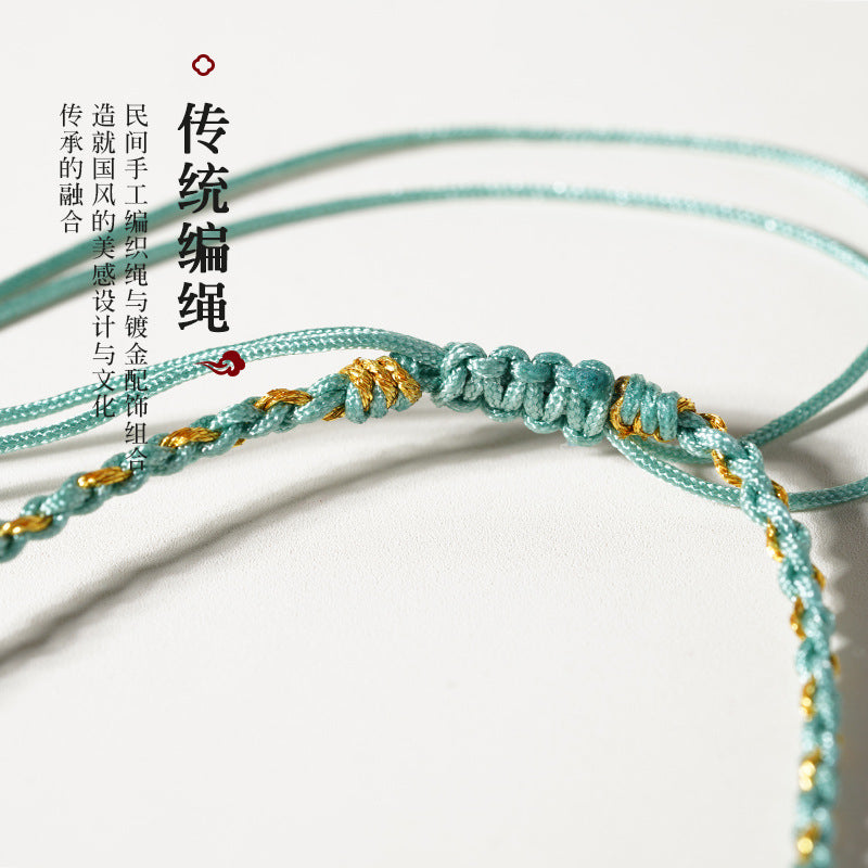 Collier en perle sculptée de forme ronde, disponible aux couleurs rouge / bleu / orange / noire laquée de Pékin