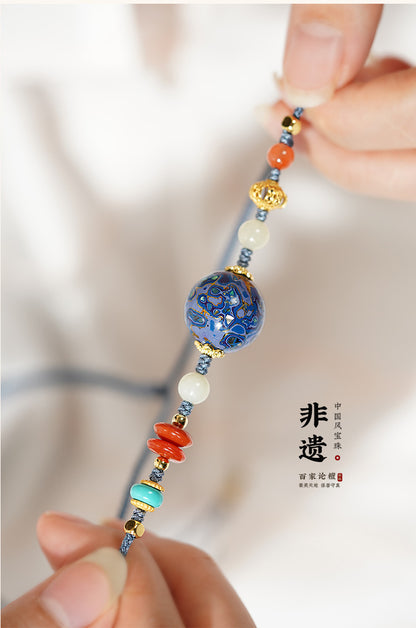 Collier en perle sculptée de forme ronde, disponible aux couleurs rouge / bleu / orange / noire laquée de Pékin