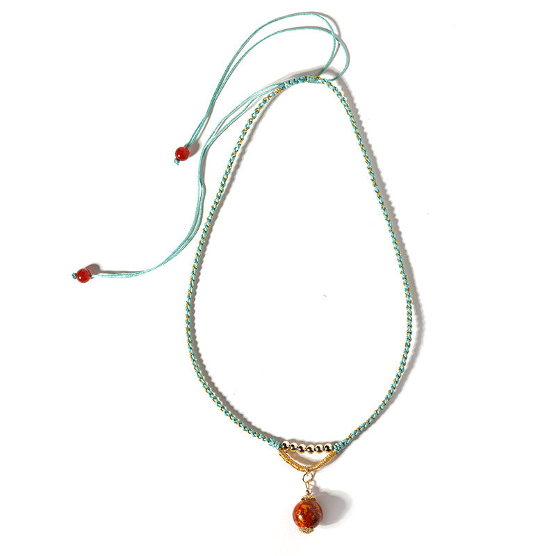 Collier en perle sculptée de forme ronde, disponible aux couleurs rouge / bleu / orange / noire laquée de Pékin