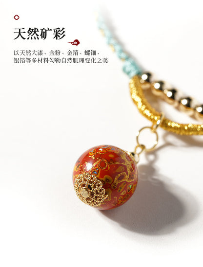 Collier en perle sculptée de forme ronde, disponible aux couleurs rouge / bleu / orange / noire laquée de Pékin